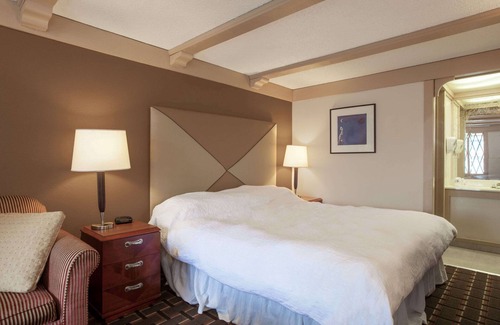 South Greensburg Hotel | Knights Inn Greensburg