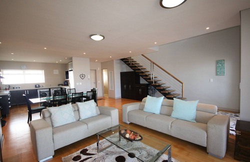 Century City Apartment | Knightsbridge 902E by CTHA