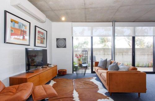 Fremantle Apartment | Knutsford Modern New Winter Warmer