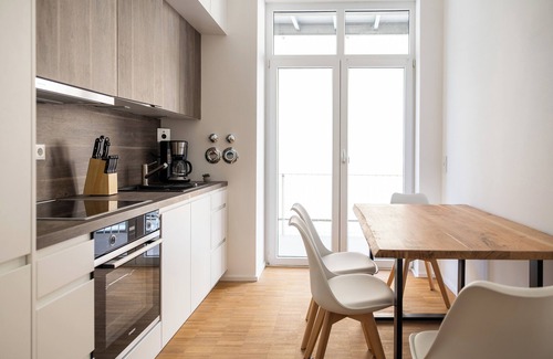 Altstadt Apartment | ★ Ko-Living - Gaming Suite | In the center | Up to 6 people | Arcade ★