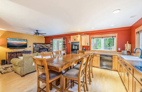 Ronald Cabin | Kodiak Valley-Barrel Sauna-detached game room-Hot tub-Pet Friendly