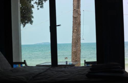 Rayong House | Koh Samed Lungdam Hutbeach เกาะเสม็ดลุงดำฮัทบีช