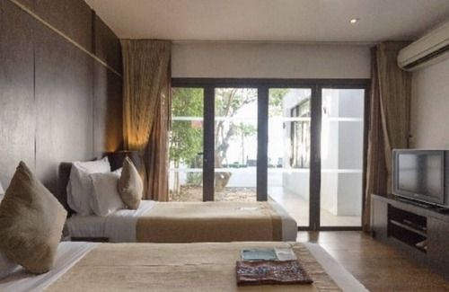 Thong Krut House | Koh Samui Three Bedroom Pool Villa Beachfront