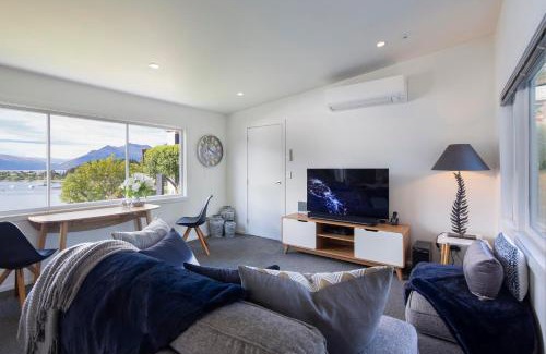 Queenstown House | Kohanga Rua Cottage by Amazing Accom