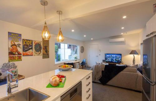 Queenstown House | Kohanga Rua Cottage by Amazing Accom