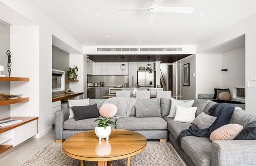 Byron Bay House | Kokos Beach House 2 - Belongil Beach pad with pool
