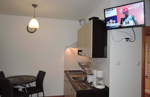 Kolczewo House | Kolczewo Cottage with BBQ & Garden