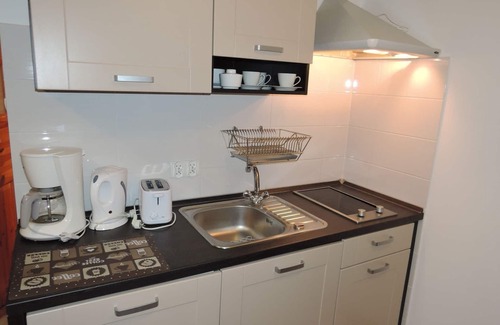 Kolczewo House | Kolczewo Cottage with BBQ & Garden