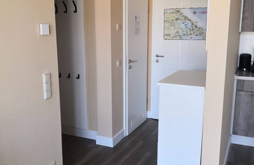 Stolpe Apartment | Kolibri RE-05 - Cozy vacation apartment The Remise Kolibri RE-05 in a rural setting.