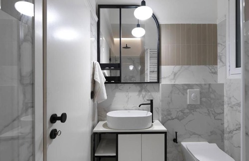 Neapoli Apartment | Kolonaki Stunning Apartment by gianttrip.