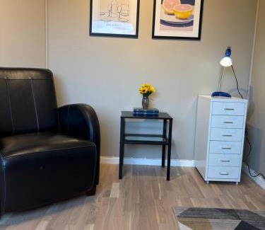 Gjovik Apartment | Komfort og stil-perfekt for ferie og jobb