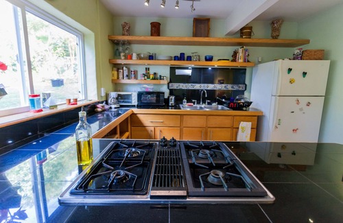 Kona Palisades Apartment | Kona Coast View Guest Apartment -long term renters welcome!