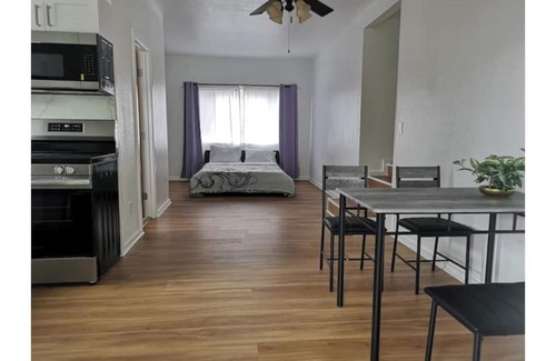 Kona Palisades House | Kona Studio + 2 Small Bonus Rooms, Big Covered Patio, Near Beaches/Airport