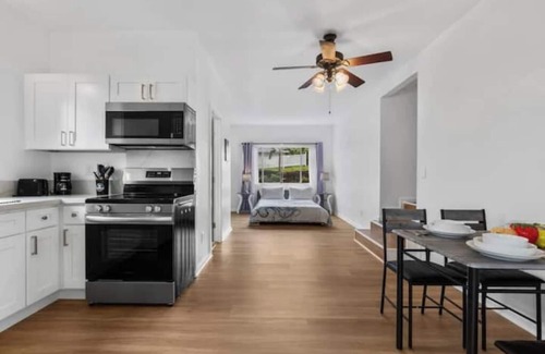 Kona Palisades House | Kona Studio + 2 Small Bonus Rooms, Big Covered Patio, Near Beaches/Airport