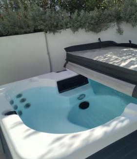 Kinosargous Hotel | Koniama Acropolis