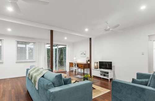 Bilingurr House | Kookaburra Bush Retreat - on 3 Acres, Tucked Behind Sand Dunes of Cable Beach