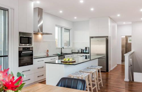 Eagle Bay House | Koolbardi - Bushland Retreat near Pristine Beaches
