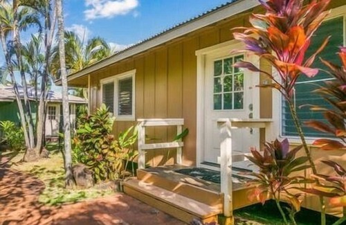 Poipu House | koolkondo Surf Bungalow with Pool by the beach