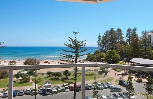 Coolangatta Apartment | Kooringal Unit 20 Located right on Greenmount beach with ocean views