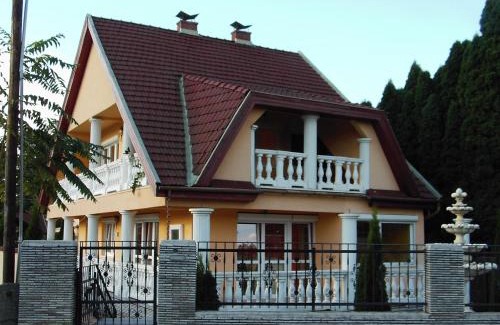 Siofok-Szabadifurdo House | Koppi Ház