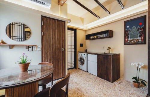 Haeundae Apartment | Korea's beauty in haeundae with Hinoki wooden bath