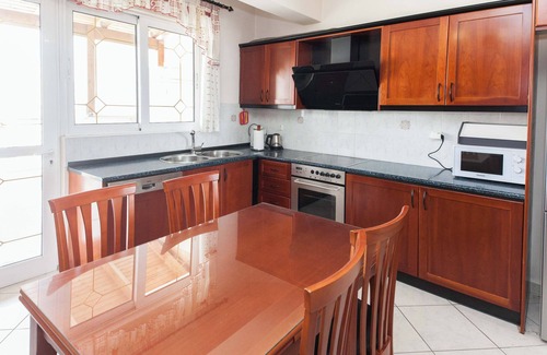Korydallos Apartment | Koridalos Terrace Apt w Spectacular View