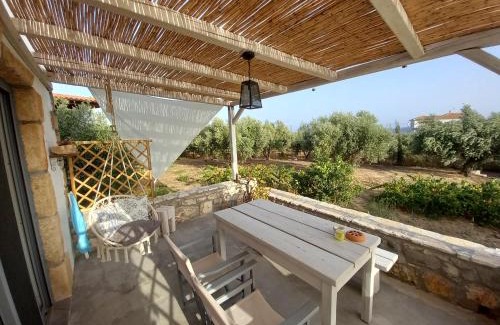 Pylos-Nestoras Villa | Koroni Stone House, fully equipped studios by the sea