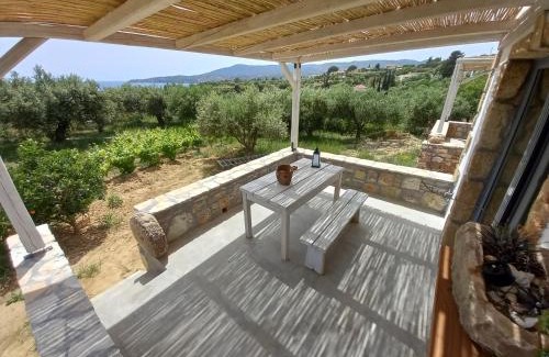 Pylos-Nestoras Villa | Koroni Stone House, fully equipped studios by the sea
