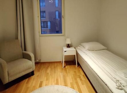 Keskinen District Apartment | Kotimaailma - Avara ja valoisa kolmio saunalla lähellä Helsingin keskustaa