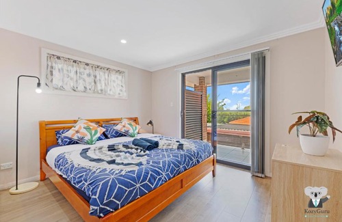 Arncliffe House | KOZYGURU Arncliffe 3 BED Begonia Cottage With FREE Parking
