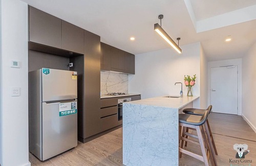 South Brisbane Apartment | KOZYGURU | South Brisbane | Kozy 1Bed APT + FREE Parking | BRISBANE ONE