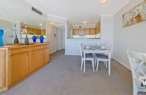 The Rocks Apartment | KOZYGURU | The Rocks | Harbour Bridge View | 1 BED APT | Swimming Pool | NTR098