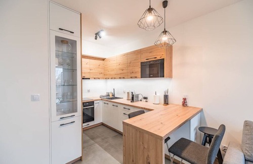 Krowodrza Apartment | Kraków Business Suite- City View, Balcony, Parking by Rentujemy