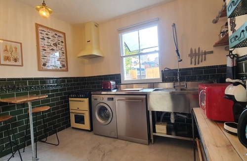 Southampton City Centre House | Kraken House * Enchanting Townhouse * Free Parking * Oxford Street