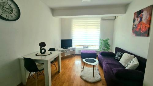 Jagodina Apartment | KRALj Studio