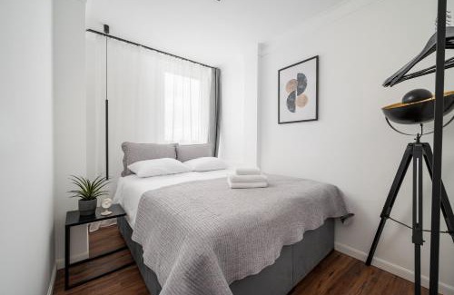 Muranow Apartment | Krasiński Garden Elegant Apartment by BookingHost