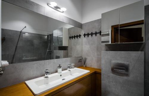 Kleparz Apartment | Krowoderska Residence WAWELOFTS
