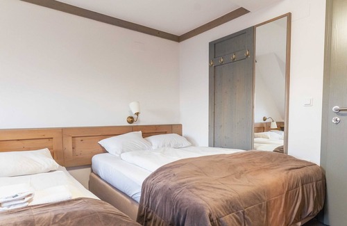 Ambroz pod Krvavcem House | Krvavec Quadruple room 3