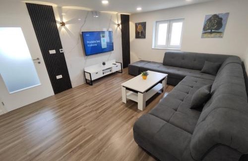 Canton 10 Villa | Kuća Vila Nina