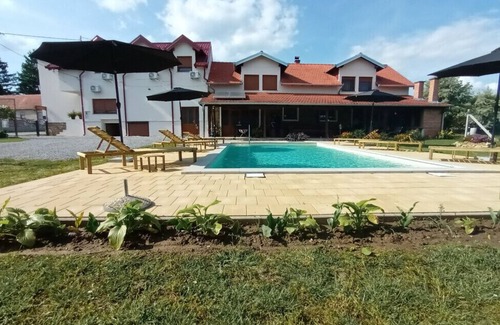 Kapelica Villa | Kuca za odmor Šljivik Stari by Villas Guide