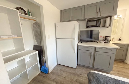 Waikiki Condo | Kuhio Village 904a Condo by RedAwning