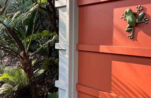 Vincentia House | KURRUMBIN! - Vincentia FREE WIFI, FREE LINEN, 300m From the beach