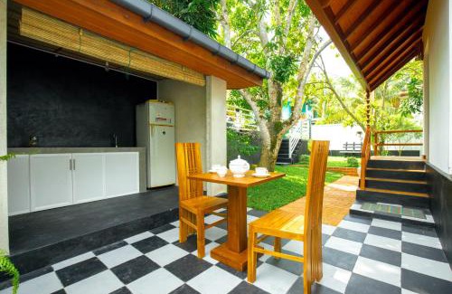 Ahangama Bed & Breakfast | Kurumba Luxury Cabin