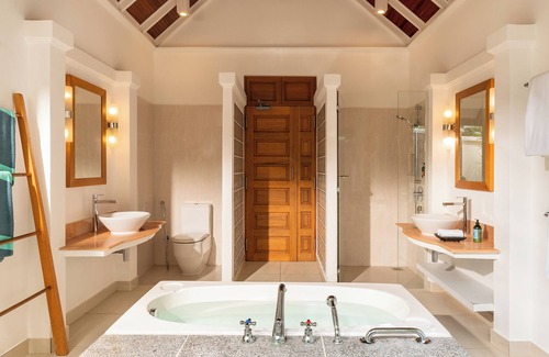 Vihamanafushi Resort | Kurumba Maldives