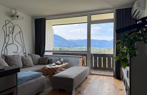 Strobl Apartment | Kuscheln im Hochbett mit Seeblick