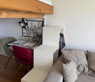 Strobl Apartment | Kuscheln im Hochbett mit Seeblick