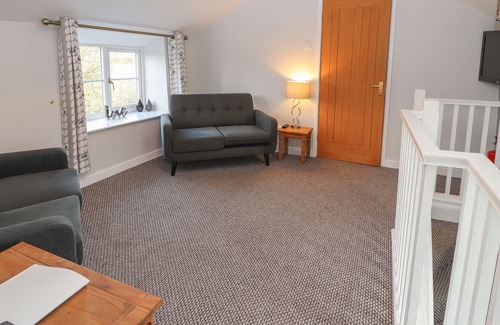 Longford Cottage | KWENRITH'S COTTAGE, pet friendly, with a garden in Oswestry