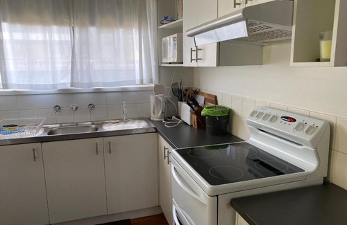 Inverloch House | Kyeema Free Wifi Netflix Pet Friendly Outside Only