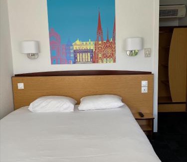 La Penne-sur-Huveaune Hotel | Kyriad Direct Marseille Est La Valentine