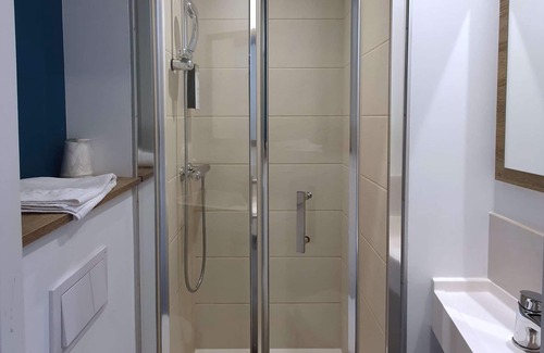 La Seyne-sur-Mer Hotel | KYRIAD DIRECT Toulon Ouest - La Seyne sur Mer
